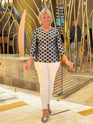 LULU-B BLACK AND SILVER V NECK TOP LULU-B