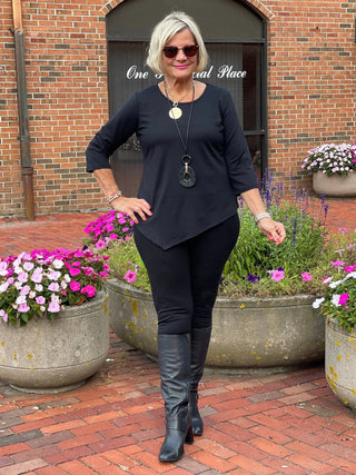 LULU-B BLACK ASYMMETRIC TOP LULU-B