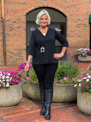 LULU-B BLACK TAILORED V SLEEVE LULU-B