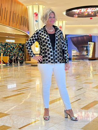 LULU-B  BLACK AND SILVER FULL ZIPPER TOP LULU-B