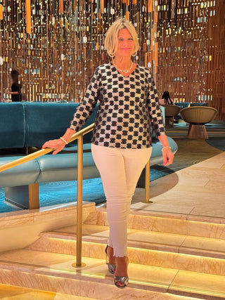 LULU-B BLACK AND SILVER V NECK TOP LULU-B