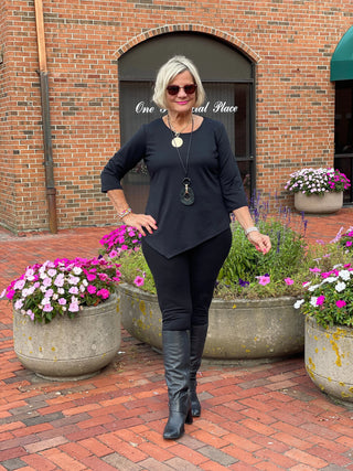 LULU-B BLACK ASYMMETRIC TOP LULU-B