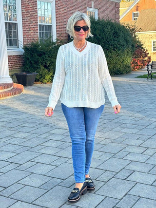 LULU-B CABLE WHITE V NECK SWEATER LULU-B