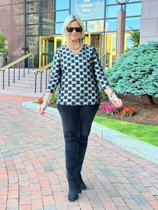 LULU-B BLACK & SILVER V NECK TOP LULU-B