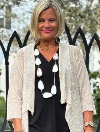FANCY WHITE NECKLACE Accent fashions
