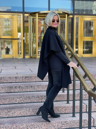 BLACK WINTER BLING WRAP Accent fashions