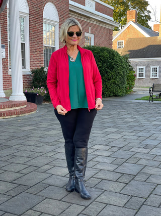 LULU-B EMERALD TAILORED V SLEEVE TOP LULU-B