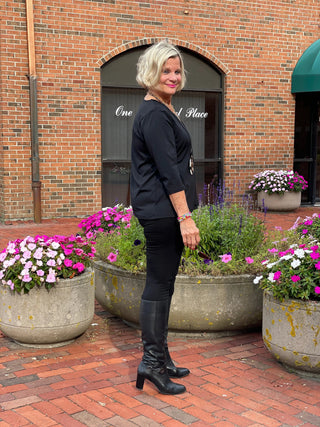 LULU-B BLACK TAILORED V SLEEVE LULU-B