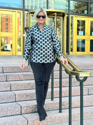 LULU-B BLACK & SILVER HALF ZIPPER TOP LULU-B