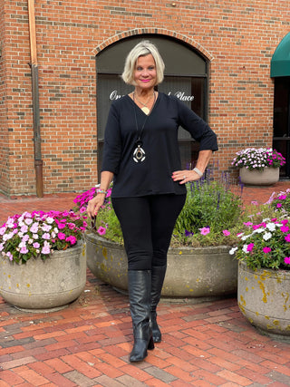 LULU-B BLACK TAILORED V SLEEVE LULU-B