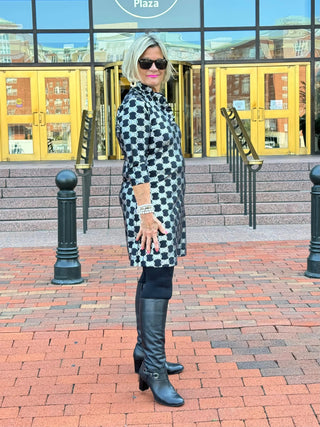 LULU-B BLACK & SILVER METALICA RUFFLE SLEEVE DRESS LULU-B