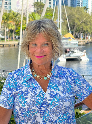 LULU B CORAL BREEZE SHORT SLEEVE V-NECK COLLAR TOP LULU-B