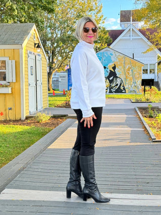 MOCK NECK WHITE TOP LULU-B