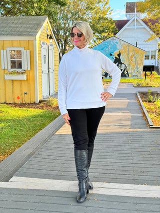 MOCK NECK WHITE TOP LULU-B