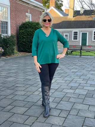 LULU-B EMERALD TAILORED V SLEEVE TOP LULU-B