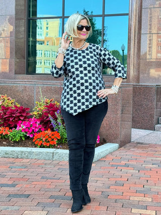 LULU-B BLACK & SILVER METALIC ASYMMETRIC TOP LULU-B