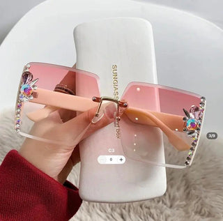 PINK IS ME GLASSES CAPE DECO