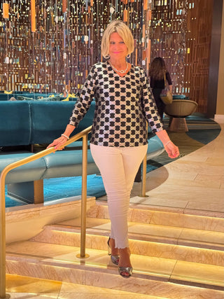 LULU-B BLACK AND SILVER V NECK TOP LULU-B