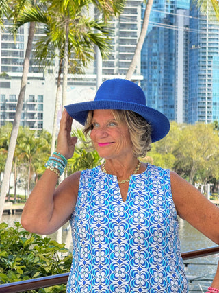 LULU B COASTAL BLOOM SLEEVELESS V NECK TOP LULU-B