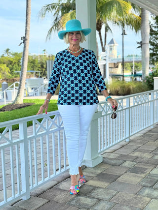 BLUE MEDALLION V NECK TOP LULU-B