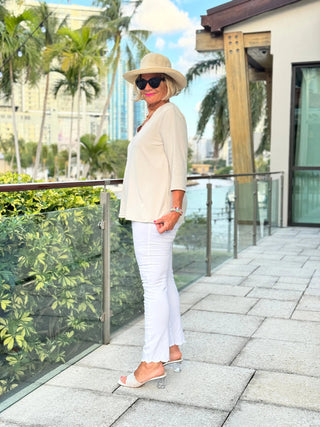 LULU-B STONE TAILORED V SLEEVE TOP LULU-B