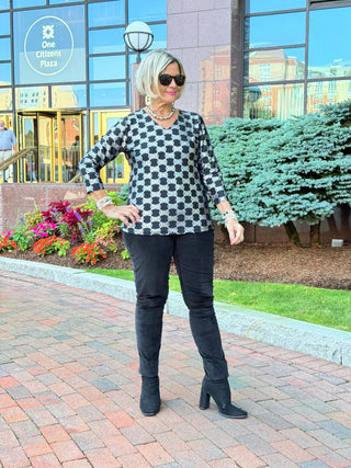 LULU-B BLACK & SILVER V NECK TOP LULU-B