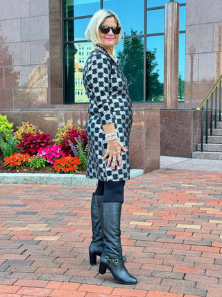 LULU-B BLACK & SILVER METALICA SLEEVE DRESS LULU-B