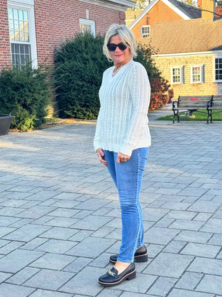 LULU-B CABLE WHITE V NECK SWEATER LULU-B