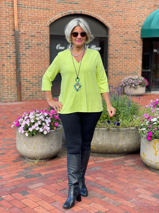 LULU-B LIME TAILORED V TOP LULU-B