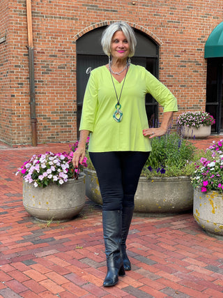 LULU-B LIME TAILORED V TOP LULU-B