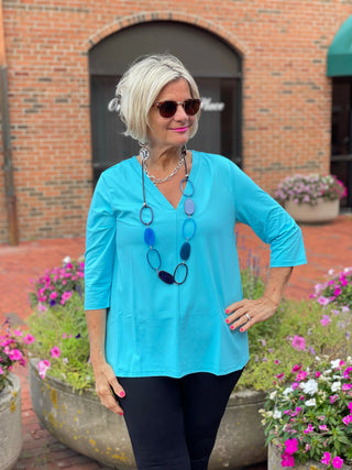 LULU-B AQUA TAILORED V SLEEVE TOP LULU-B