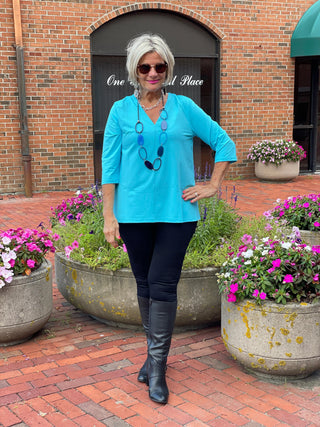 LULU-B AQUA TAILORED V SLEEVE TOP LULU-B