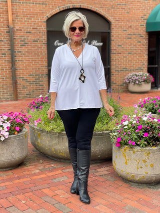 LULU-B WHITE TAILORED V SLEEVE TOP LULU-B