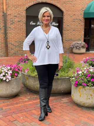 LULU-B WHITE TAILORED V SLEEVE TOP LULU-B