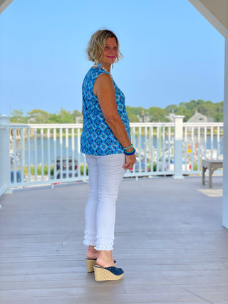 TAILORED BAHAMA TURTLE V-NECK TOP