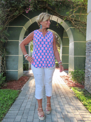 MEDALLION SLEEVESS V-NECK - Cathys Place
