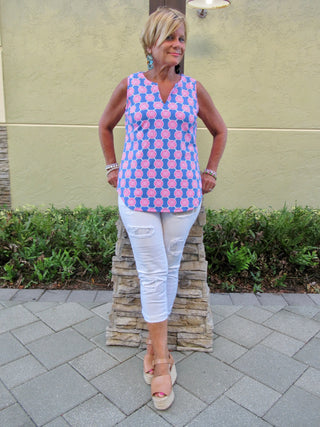MEDALLION SLEEVESS V-NECK - Cathys Place