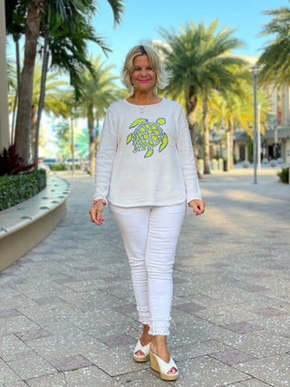WHITE TURTLE SWEATER LULU-B