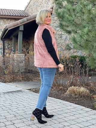 Ethyl  The Livonia - Cielo diagonal - Cathys Place