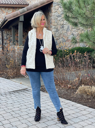 Ethyl  The Livonia - Cielo diagonal - Cathys Place