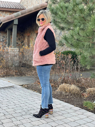 Ethyl  The Livonia - Cielo diagonal - Cathys Place