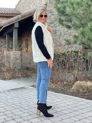 Ethyl  The Livonia - Cielo diagonal - Cathys Place