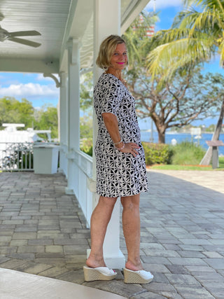 BLACK AND BEIGE ELBOW SLEEVE DRESS - Cathys Place