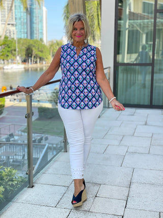 PINEAPPLE VACA SLEEVELESS V NECK LULU-B