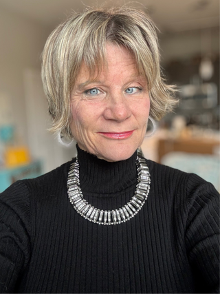 STYLING HOLIDAY NECKLACE