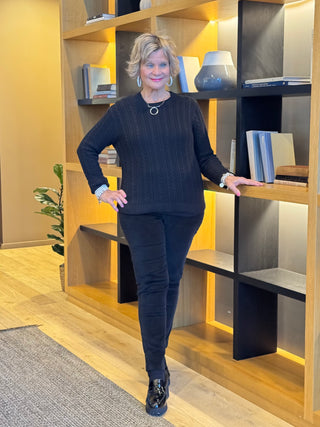 LULU-B BLACK CABLE CREW NECK SWEATER