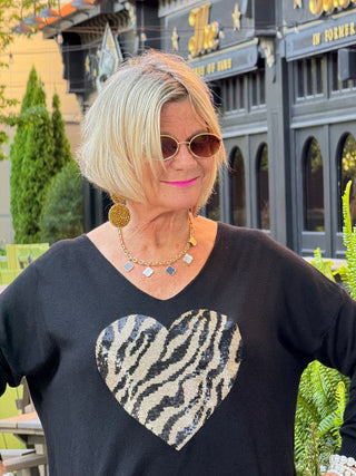 LEOPARD BLACK SEQUIN HEART APPLIQUÉ TOP