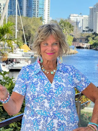 LULU B CORAL BREEZE SHORT SLEEVE V-NECK COLLAR TOP