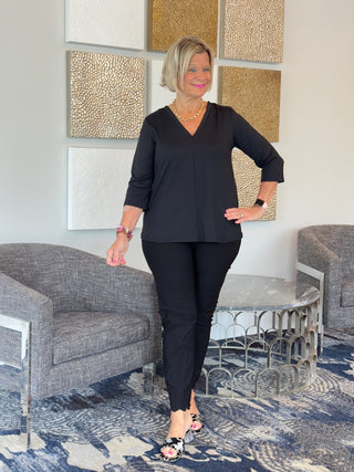 TAILORED BLACK V TOP