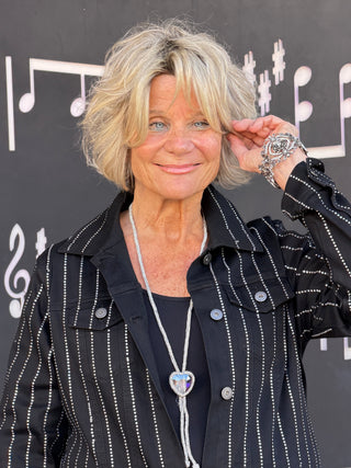 THE STARDUST BLACK JACKET ETHYL JEANS